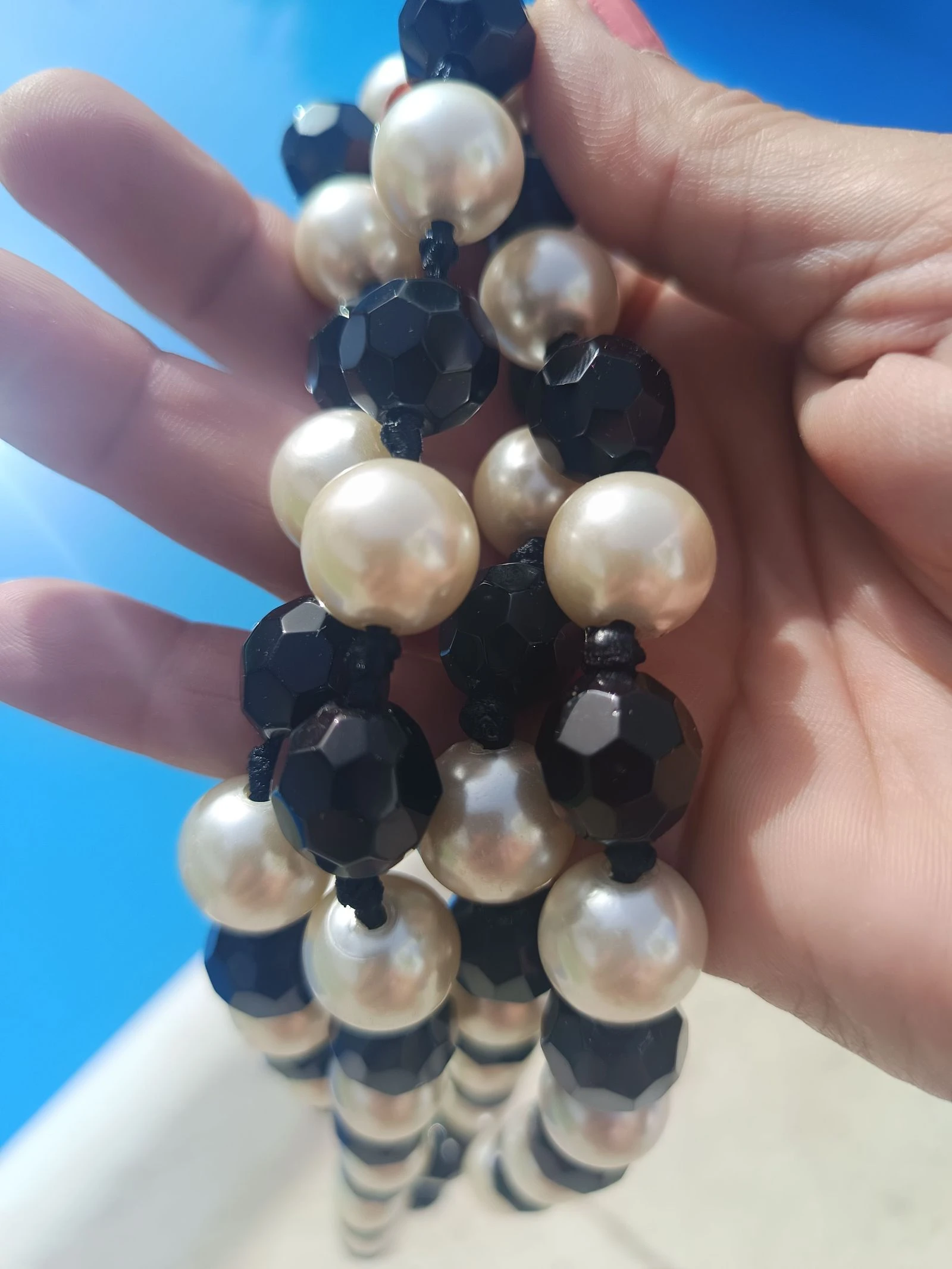 Vintage single strand necklace. Faux pearl. Natural and black color. – photo 5